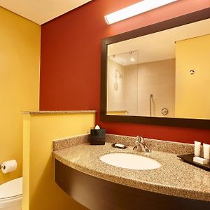 One-Bedroom King Suite